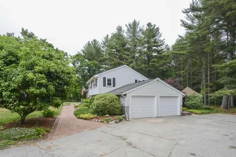 11 Beech Hill Drive Londonderry NH 03053