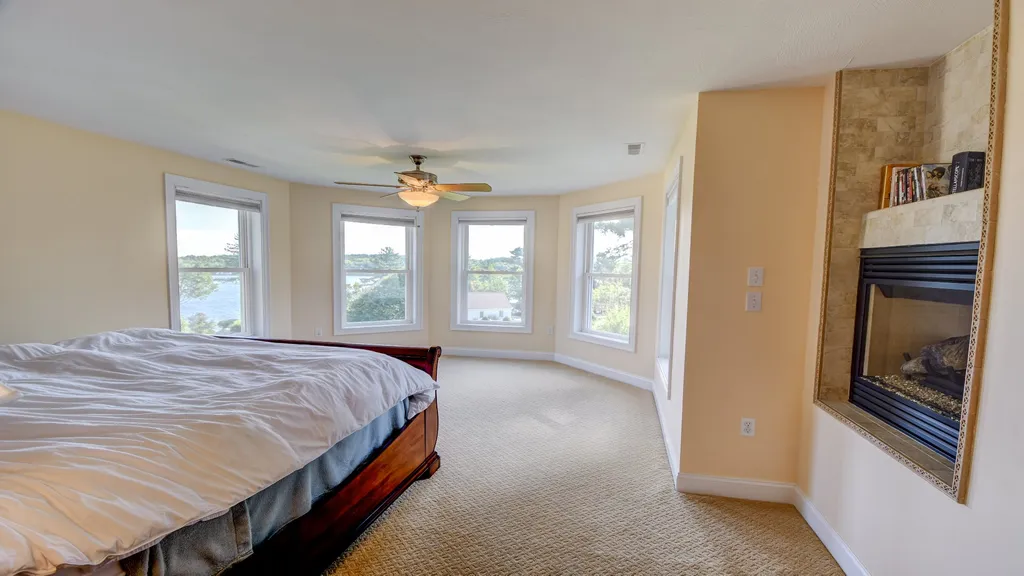 15 Fox Crossing Laconia NH 03246