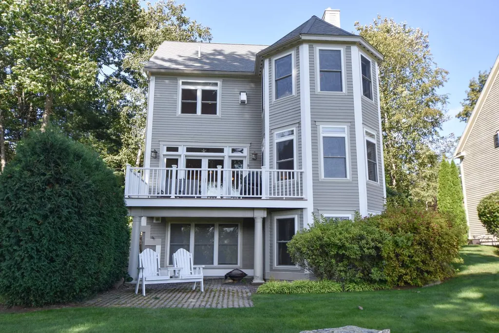 15 Fox Crossing Laconia NH 03246