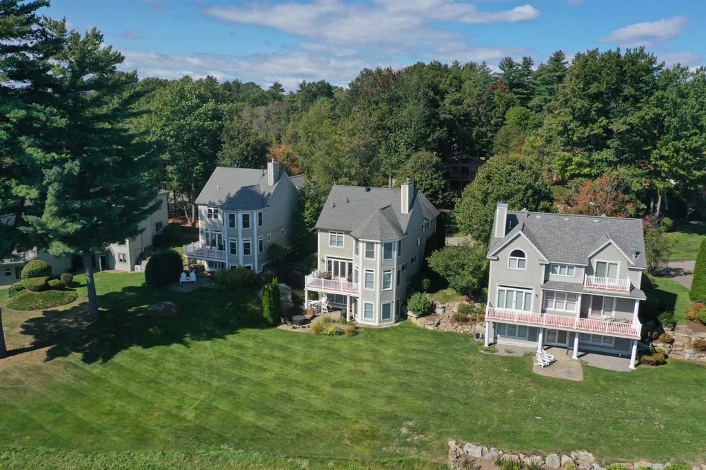 15 Fox Crossing Laconia NH 03246