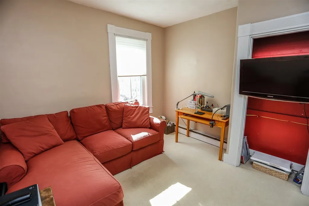 198 Walnut Street Manchester NH 03104