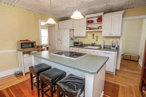 198 Walnut Street Manchester NH 03104