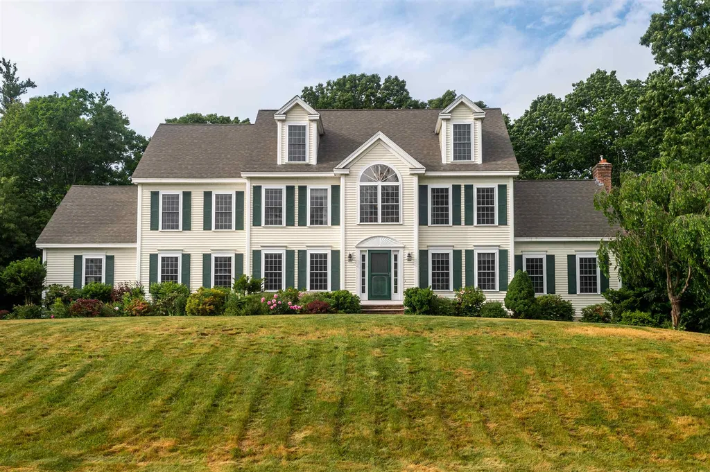 23 Thurston Drive Lee NH 03861