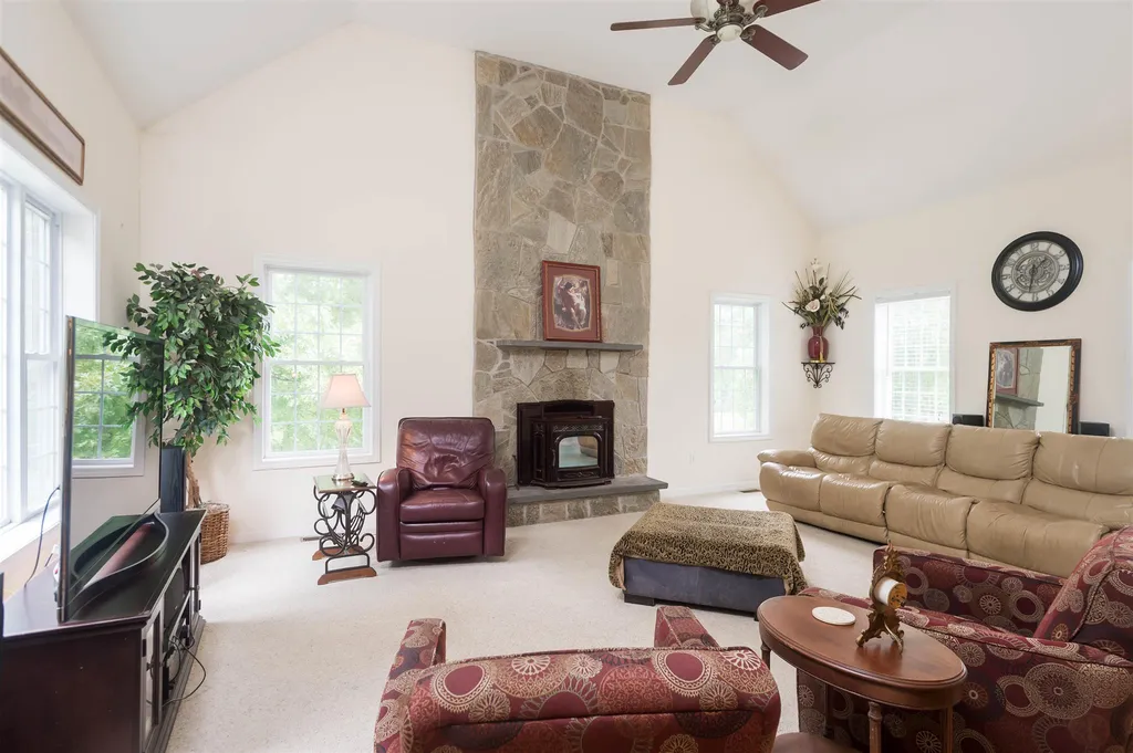 23 Thurston Drive Lee NH 03861