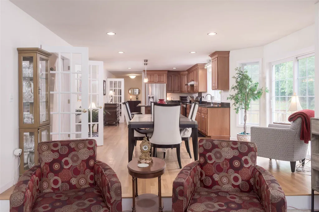 23 Thurston Drive Lee NH 03861