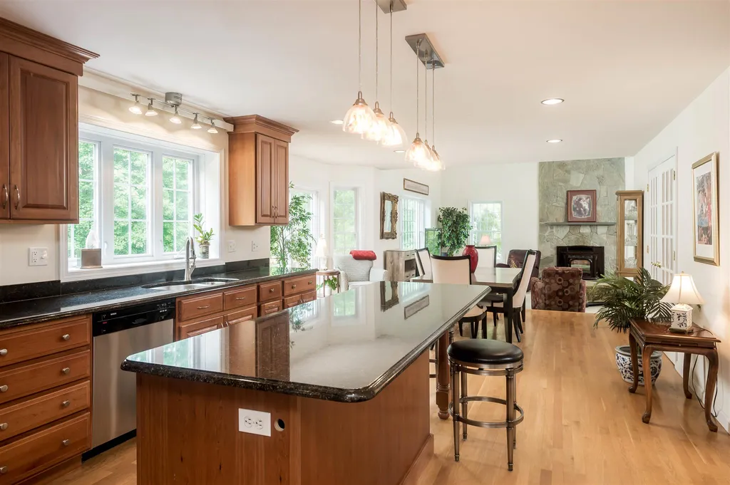 23 Thurston Drive Lee NH 03861