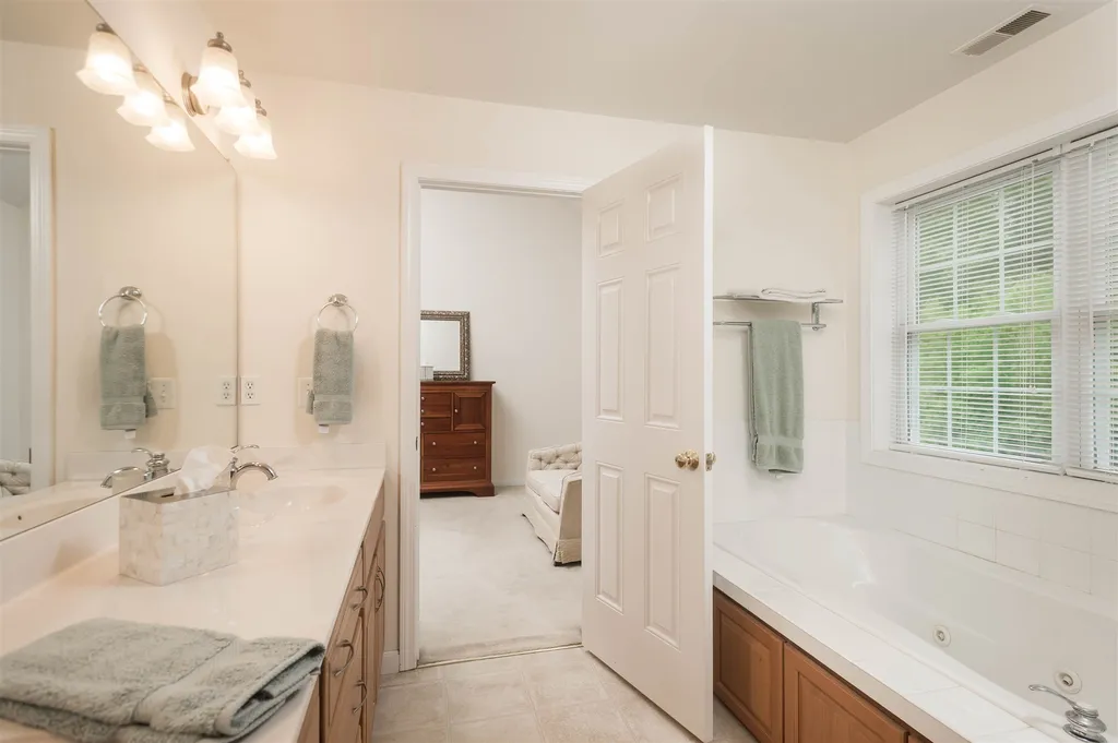 23 Thurston Drive Lee NH 03861