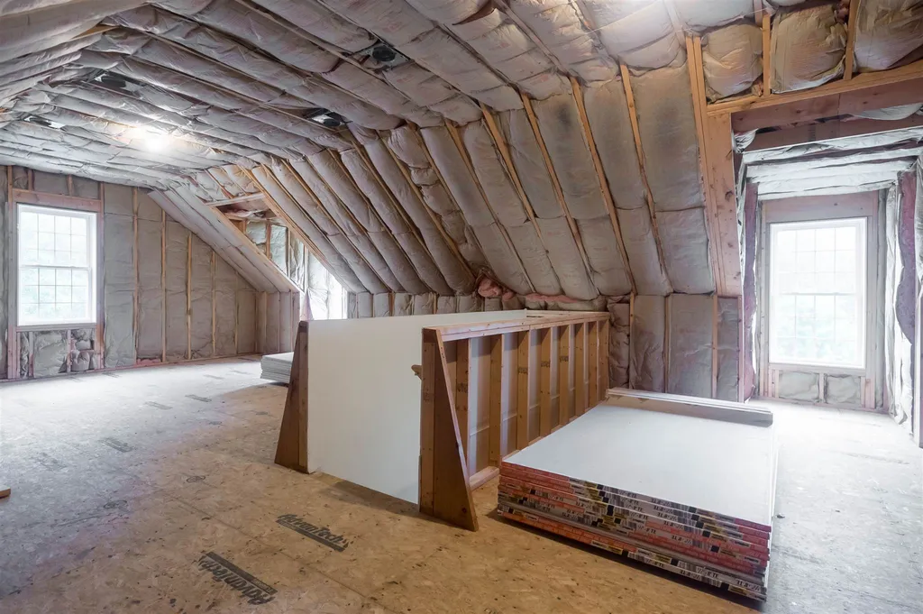 23 Thurston Drive Lee NH 03861