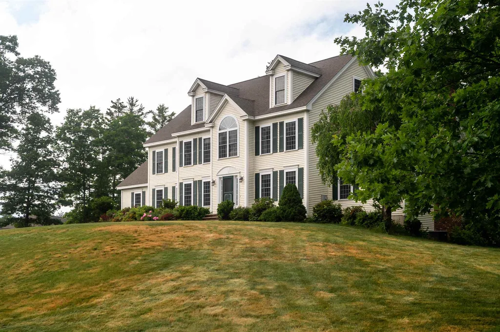 23 Thurston Drive Lee NH 03861