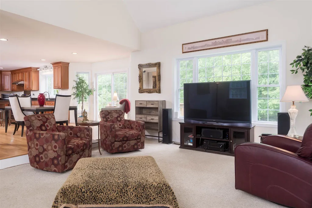 23 Thurston Drive Lee NH 03861