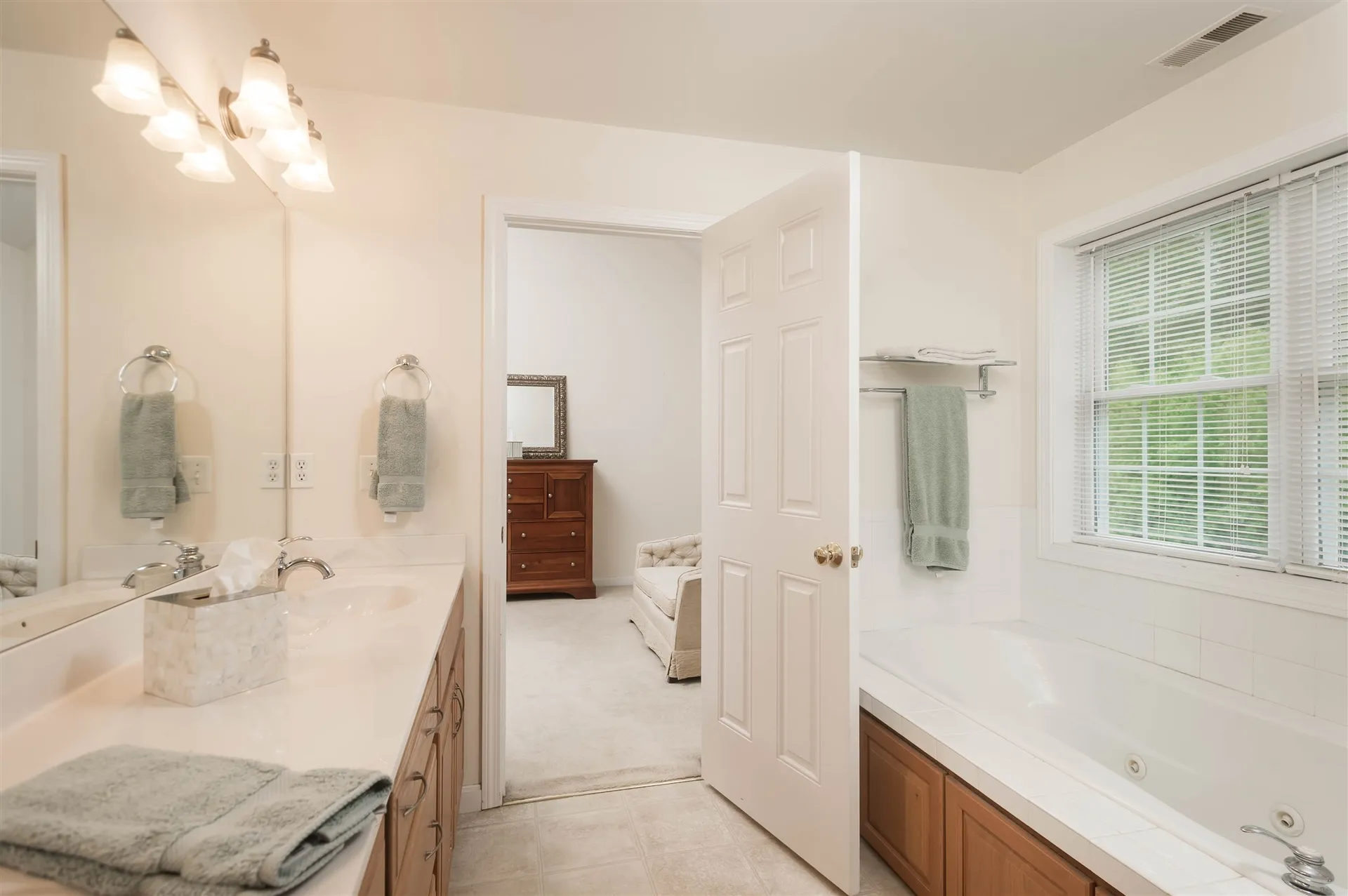 23 Thurston Drive Lee NH 03861