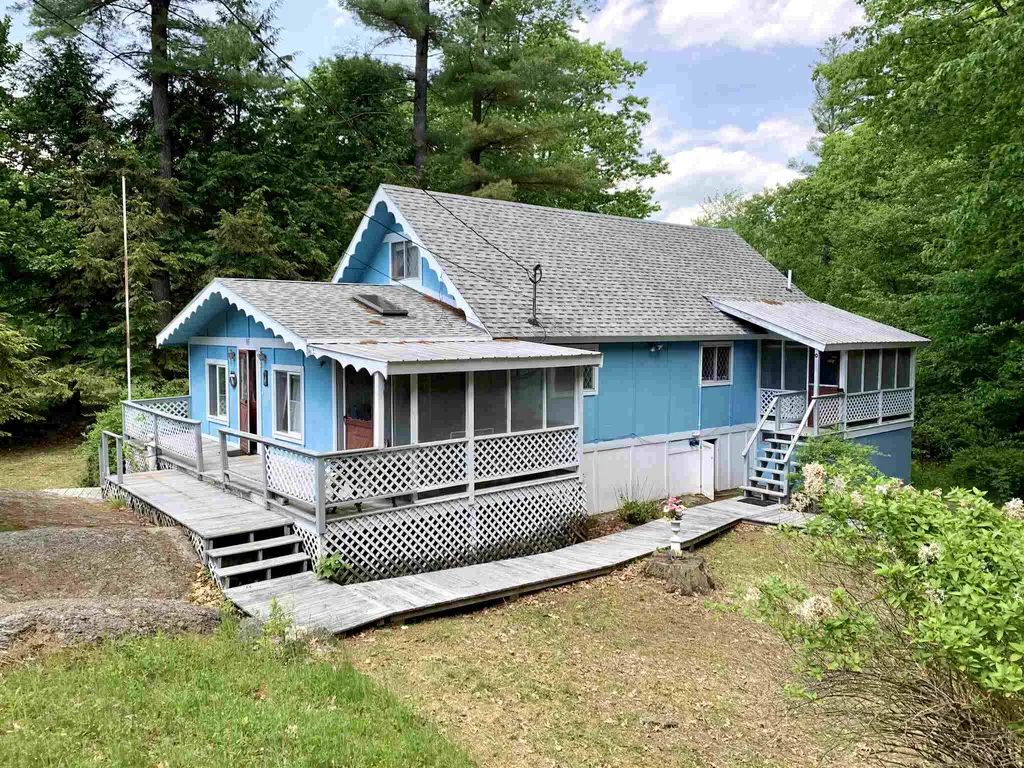 16 Dawn Street Hillsborough NH 03244