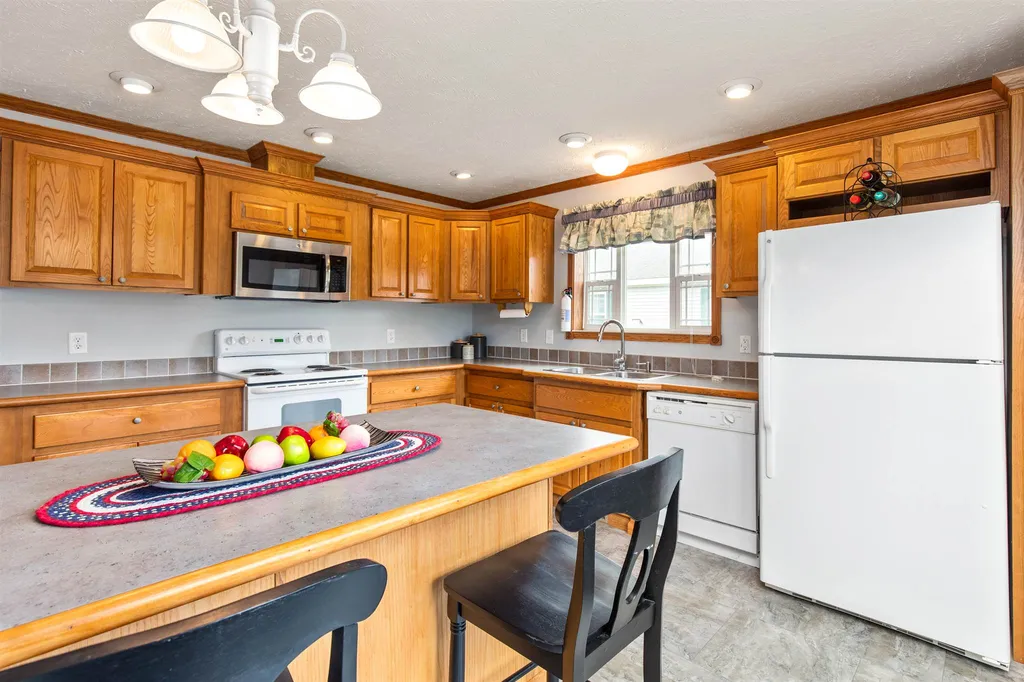 38 Tarah Way Fremont NH 03044
