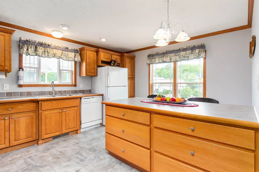 38 Tarah Way Fremont NH 03044