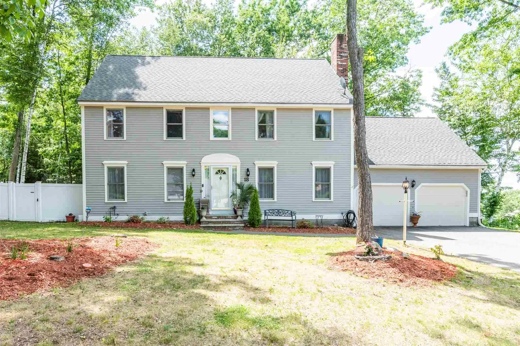 18 Byron Drive Nashua NH 03062