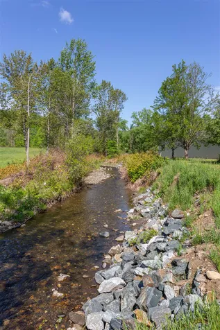 8754 Pomfret Road Pomfret VT 05053