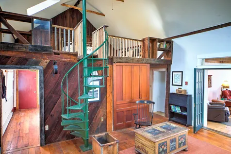 8754 Pomfret Road Pomfret VT 05053