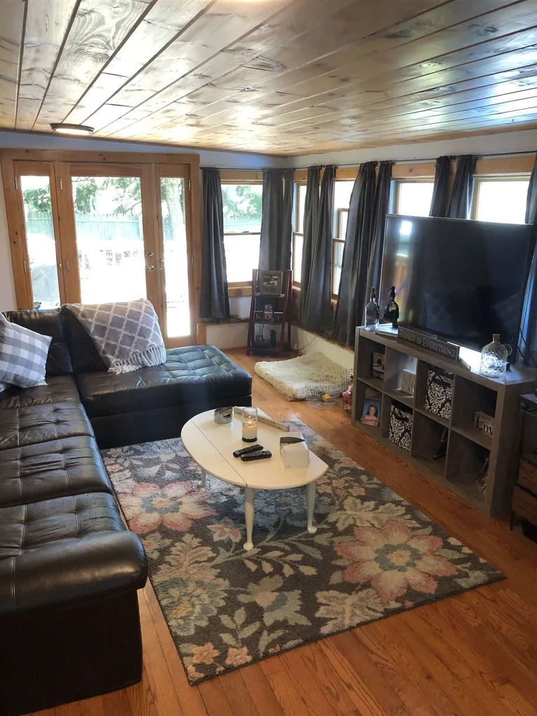 19 Leslie Avenue Claremont NH 03743