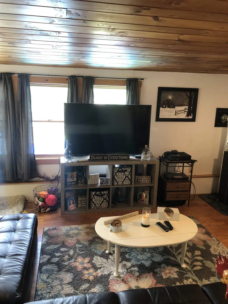 19 Leslie Avenue Claremont NH 03743