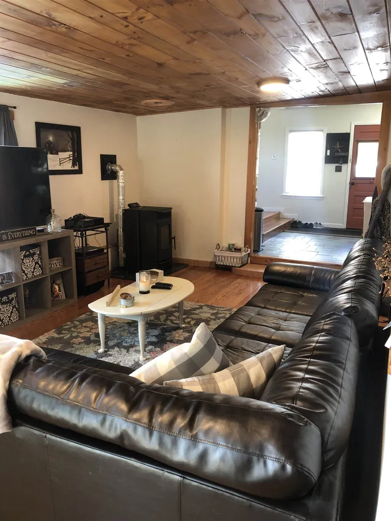 19 Leslie Avenue Claremont NH 03743