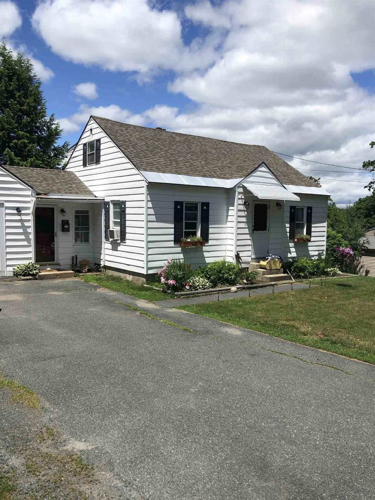 19 Leslie Avenue Claremont NH 03743