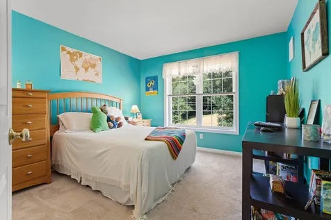 57 Laurel Crest Drive Brookline NH 03033-2137