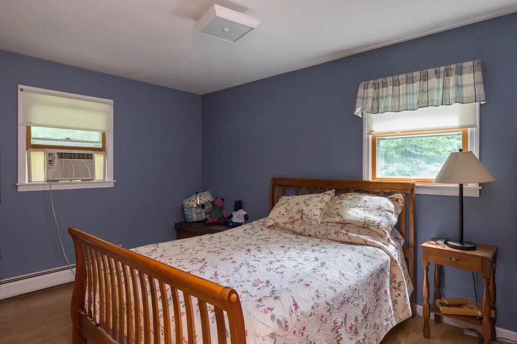 132 Colchester Point Road Colchester VT 05446