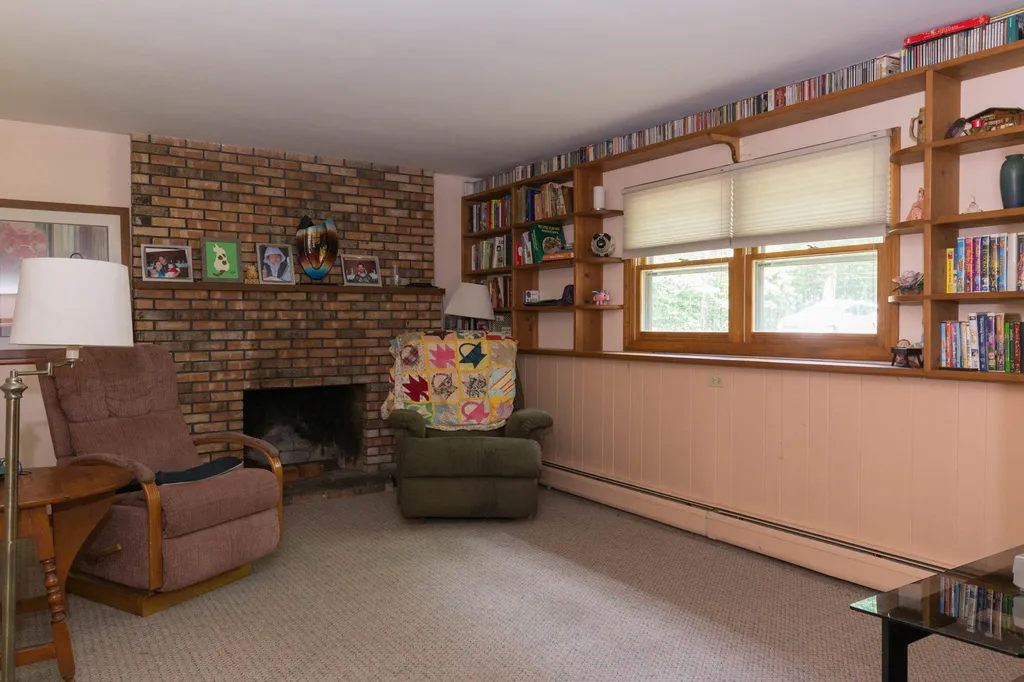132 Colchester Point Road Colchester VT 05446