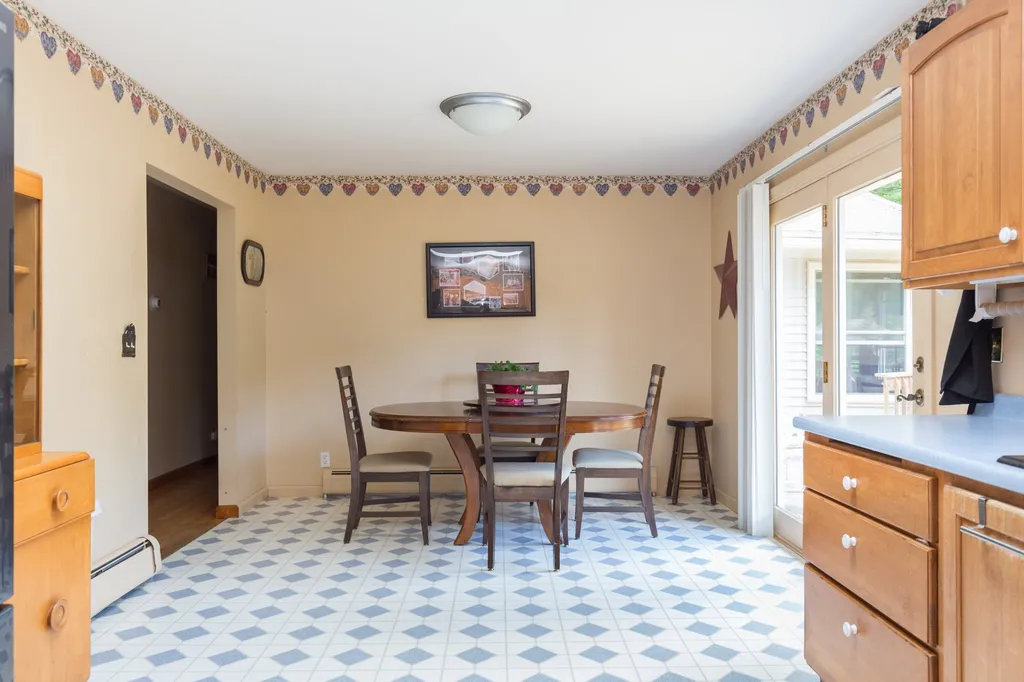 132 Colchester Point Road Colchester VT 05446