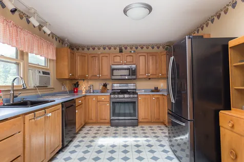 132 Colchester Point Road Colchester VT 05446