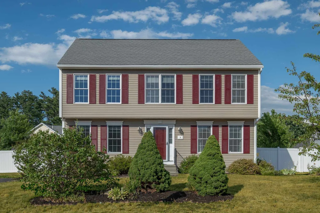 8 Amy Way Concord NH 03303-1045