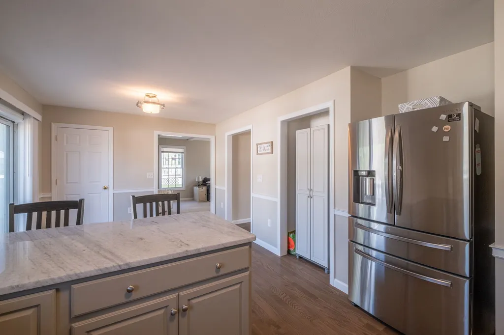 8 Amy Way Concord NH 03303-1045