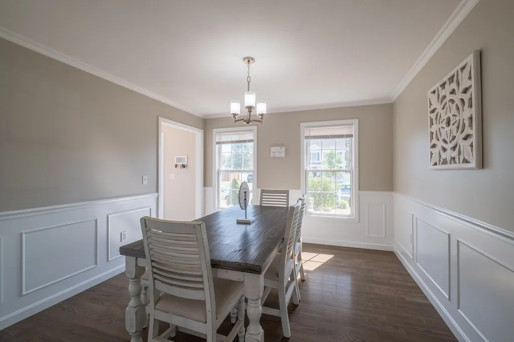 8 Amy Way Concord NH 03303-1045