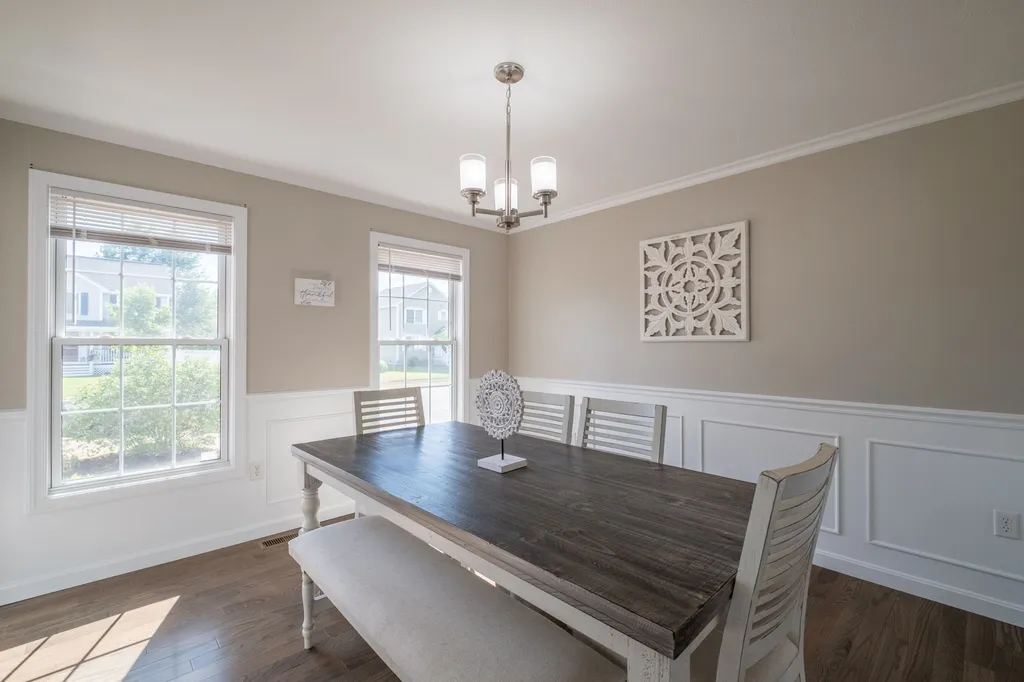 8 Amy Way Concord NH 03303-1045