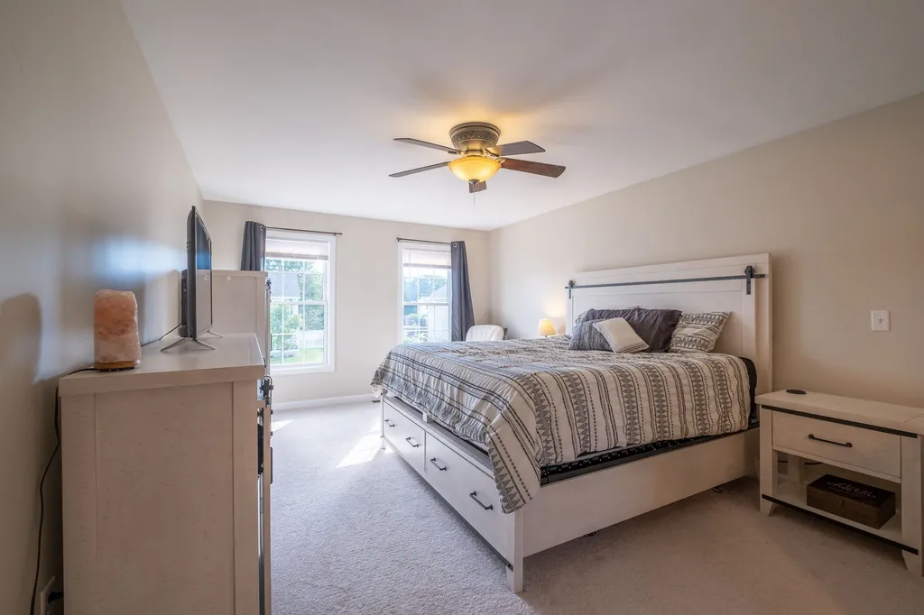 8 Amy Way Concord NH 03303-1045