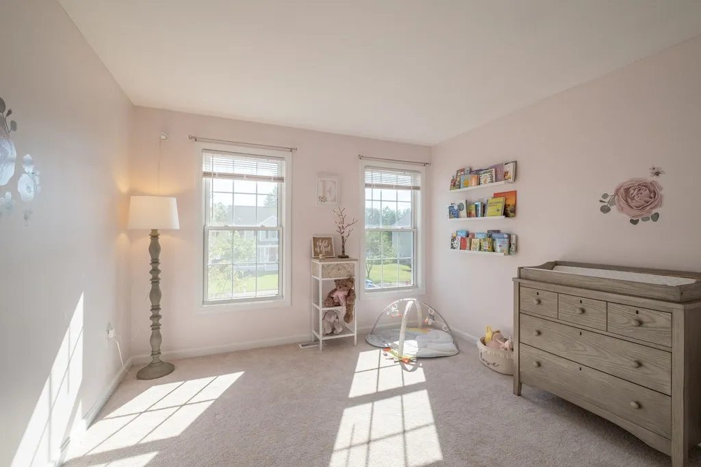 8 Amy Way Concord NH 03303-1045