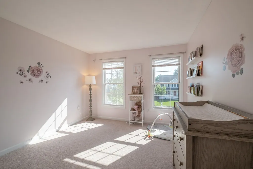 8 Amy Way Concord NH 03303-1045