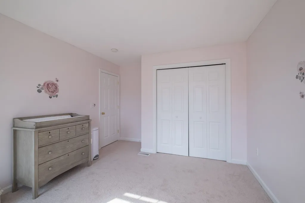 8 Amy Way Concord NH 03303-1045