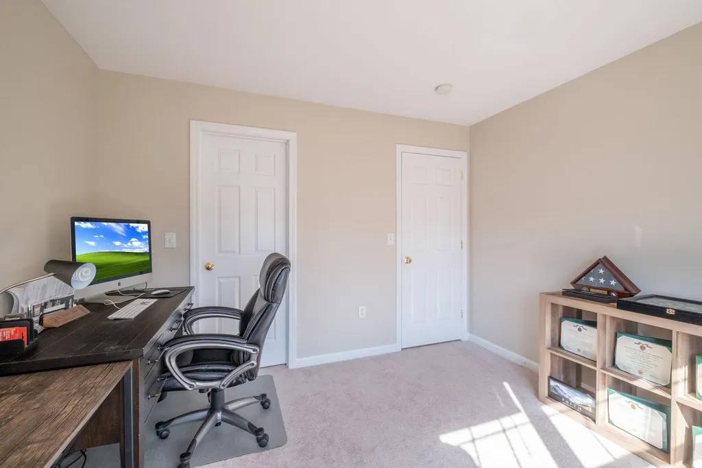 8 Amy Way Concord NH 03303-1045