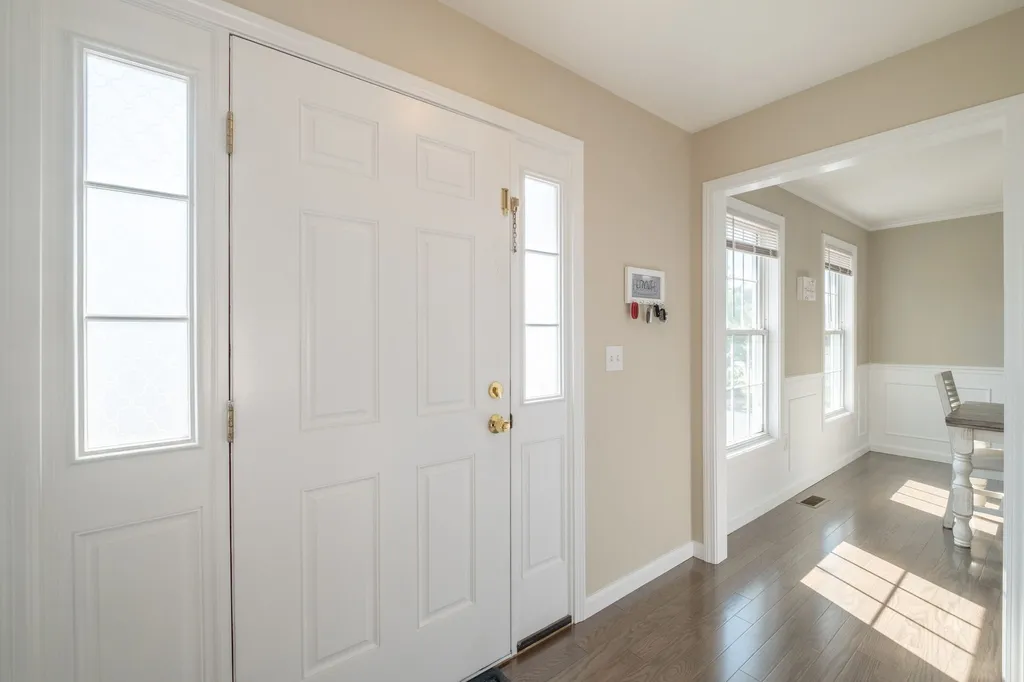 8 Amy Way Concord NH 03303-1045
