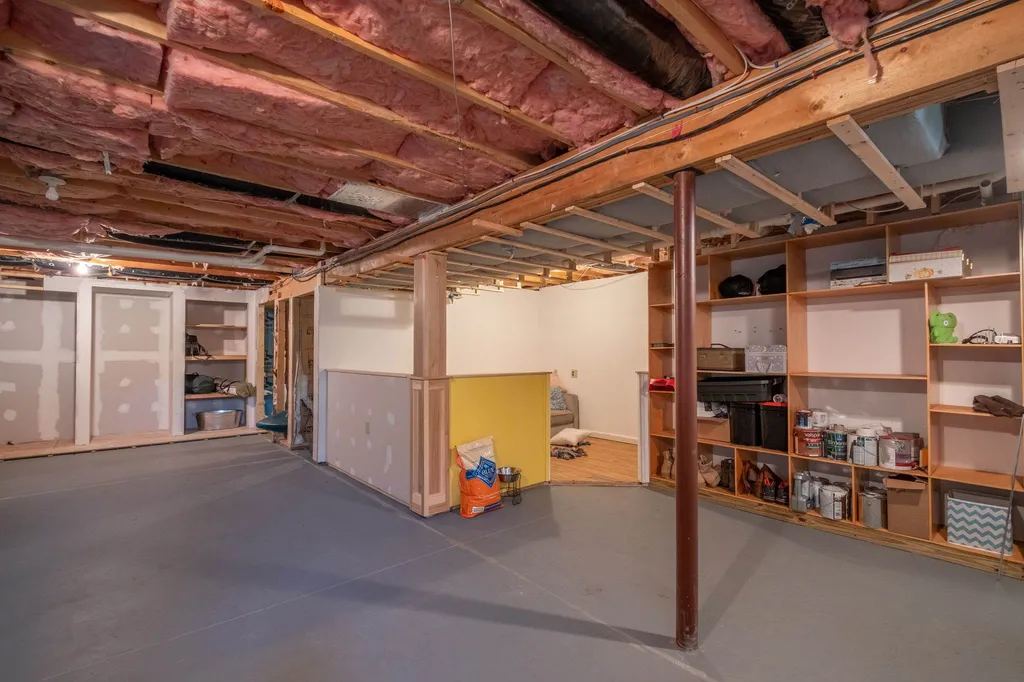 8 Amy Way Concord NH 03303-1045
