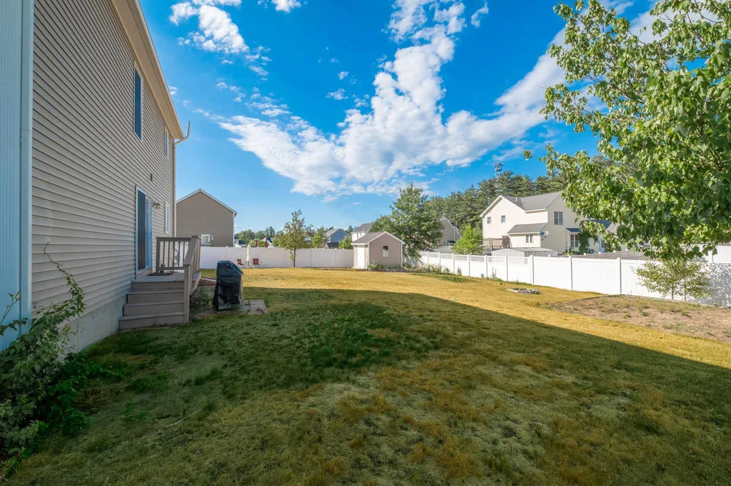 8 Amy Way Concord NH 03303-1045