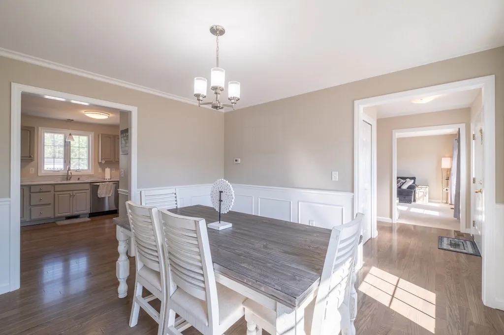 8 Amy Way Concord NH 03303-1045
