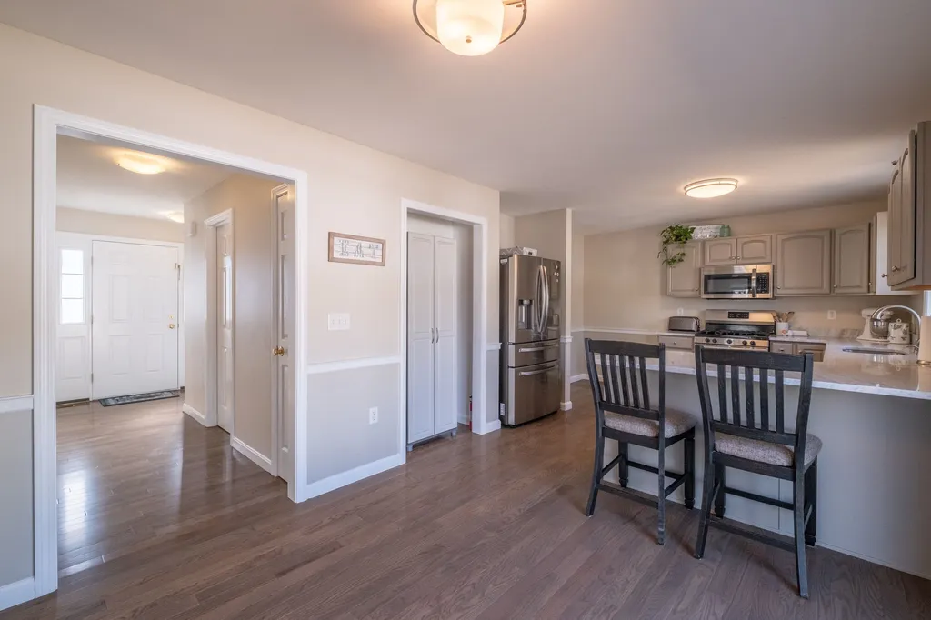 8 Amy Way Concord NH 03303-1045