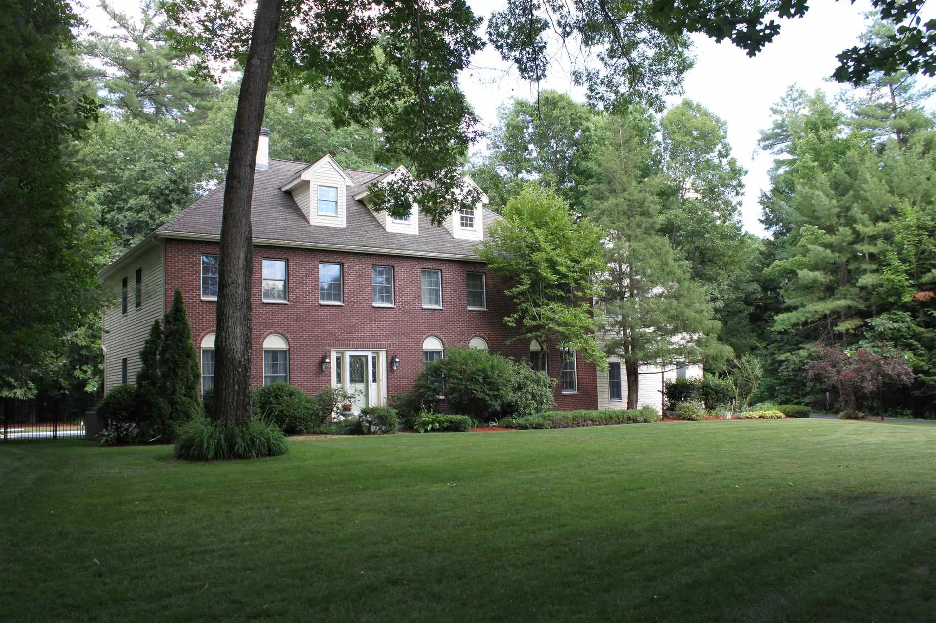 67 Wendover Way Bedford NH 03110