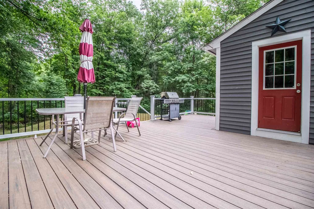 11 Stanorm Drive Newmarket NH 03857