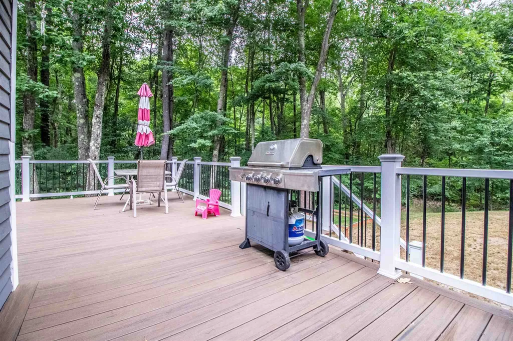 11 Stanorm Drive Newmarket NH 03857