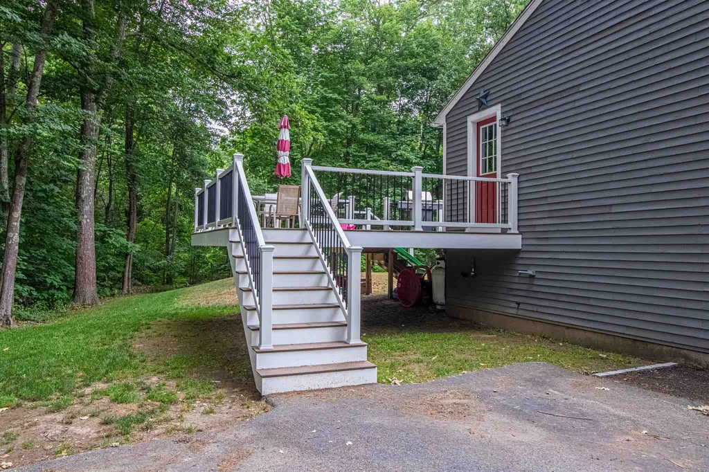 11 Stanorm Drive Newmarket NH 03857