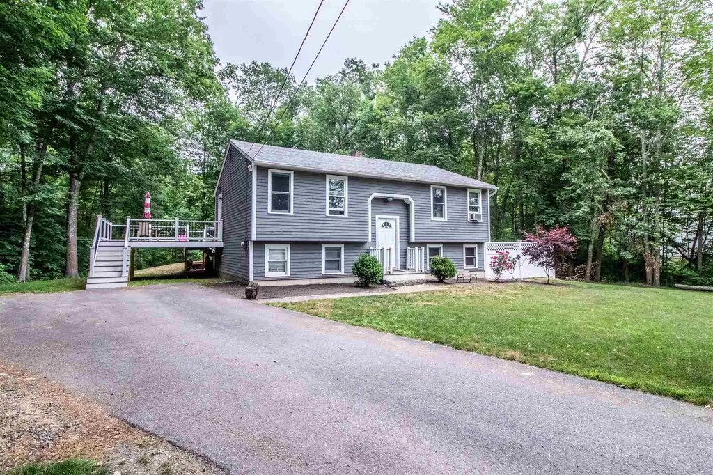 11 Stanorm Drive Newmarket NH 03857