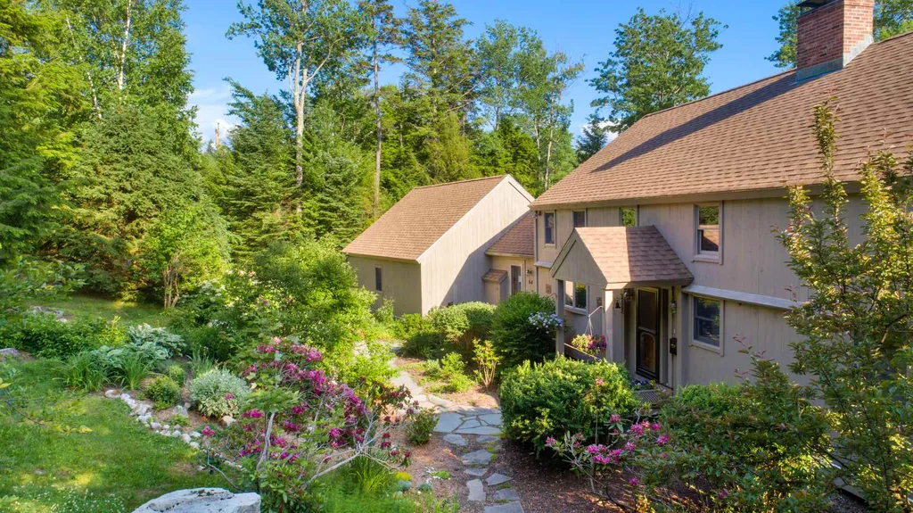 64 Surrey Lane New London NH 03257